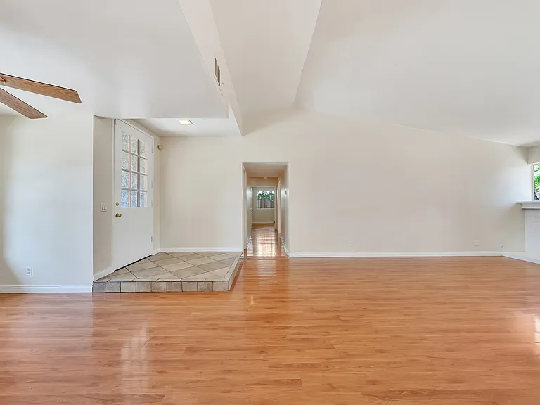 156 Appletree Ave — Photo 15