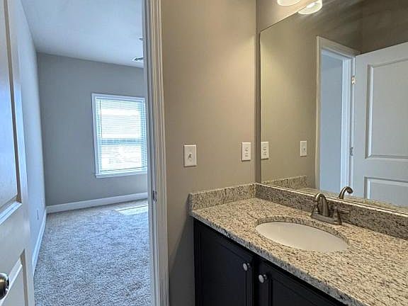 5th image of 601 Parkview Ct #B69