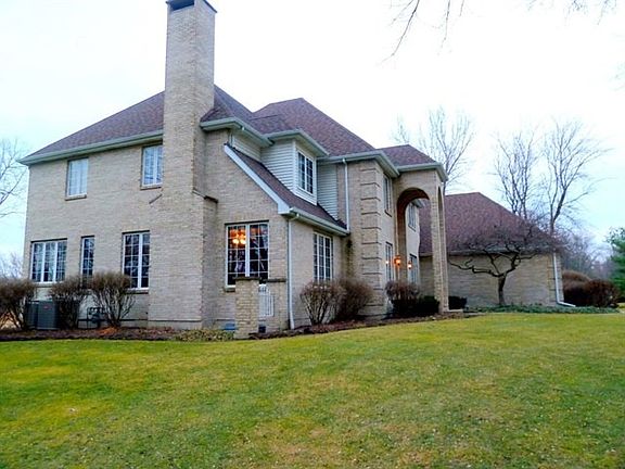 5th image of 2S182 Willow Creek Dr