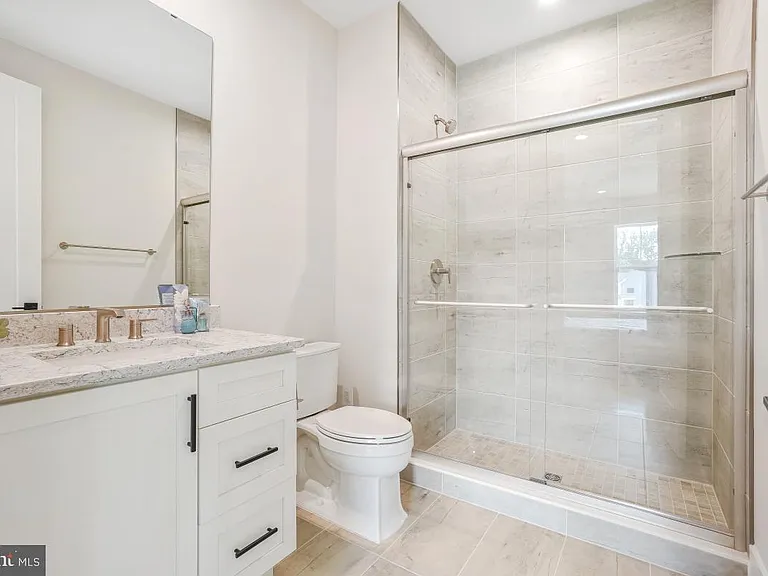 12321 Potomac Hunt Rd — Photo 52