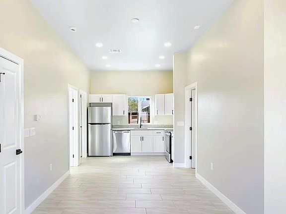 2nd image of 1325 W Speedway Blvd #2