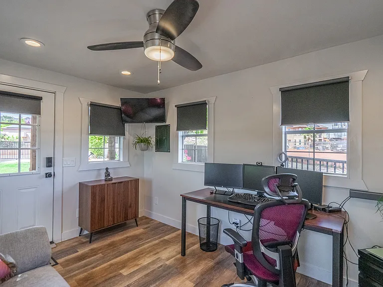 264 N 100 W — Photo 28