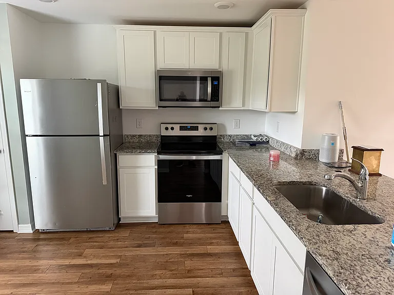150 Blackstone Dr — Photo 5