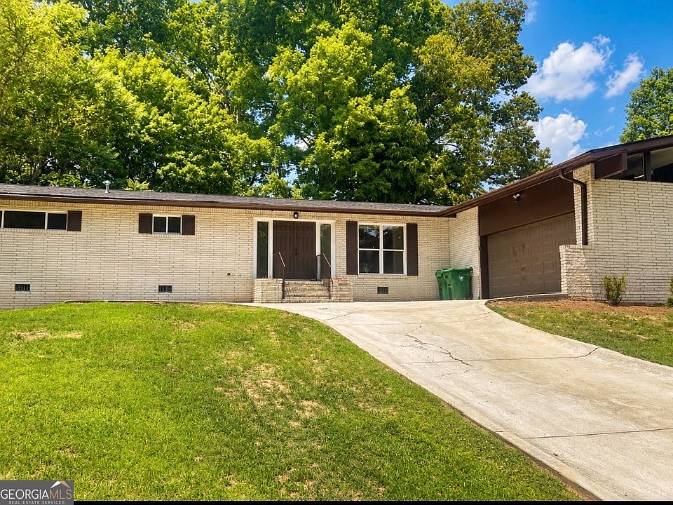1st image of 2735 Kings Park Cir