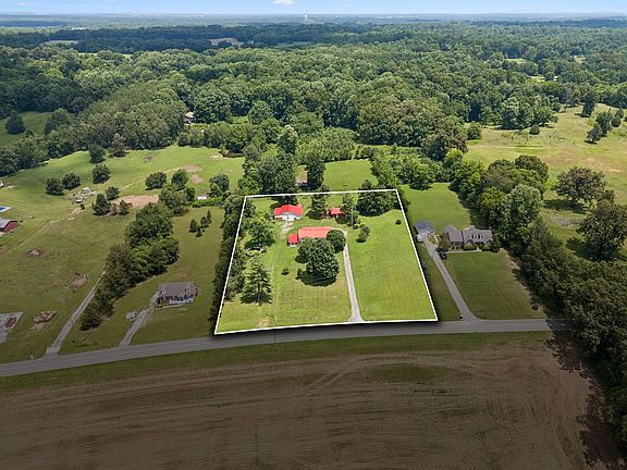 2nd image of 827 Tommy Oliver Rd
