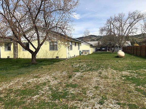 2nd image of 205 W Tanner Ave