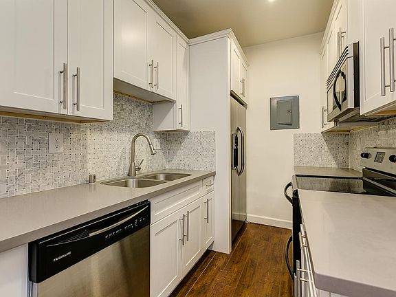 3rd image of 7229 Willoughby Ave APT 4