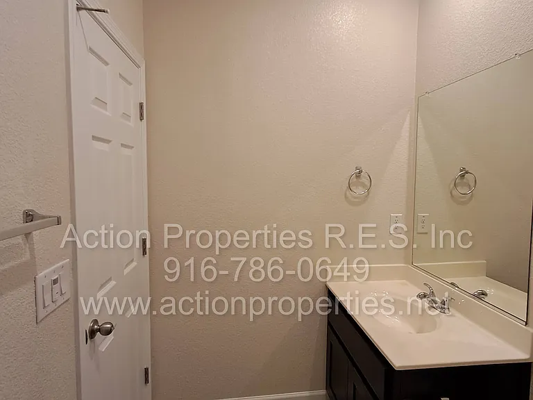 2136 Malibu Pl — Photo 13