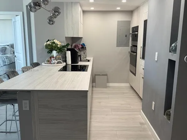 275 NE 18th St APT 1405, Miami, FL 33132