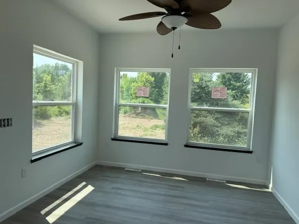 400 Mine Rd, Baraboo, WI 53913