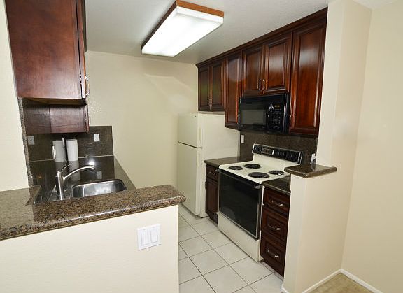 2nd image of 913 Catkin Ct