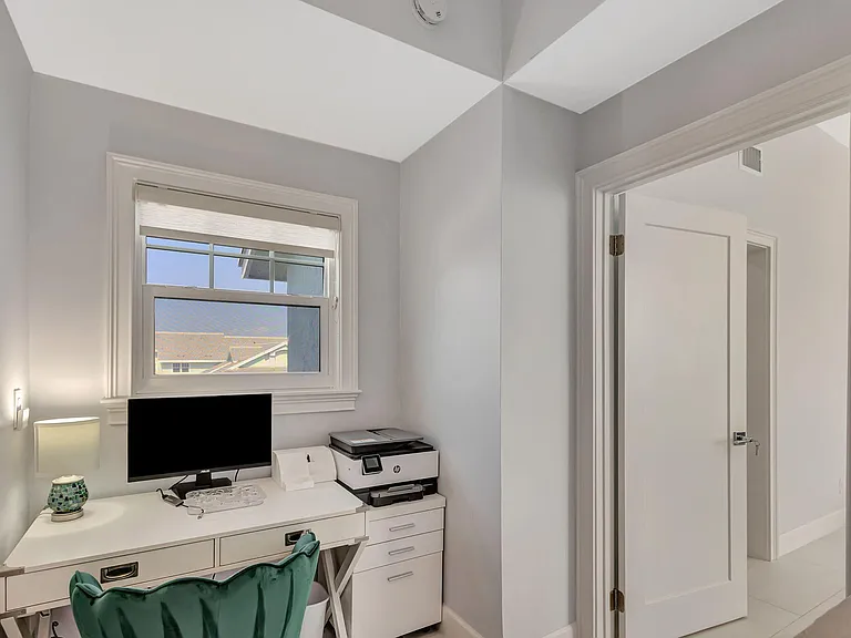 205 Mainsail Cir — Photo 31