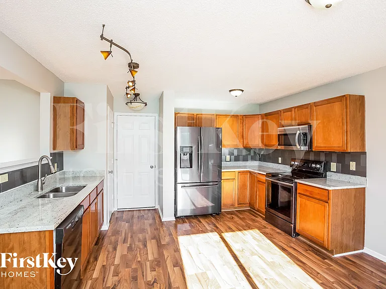 15358 Border Dr — Photo 5