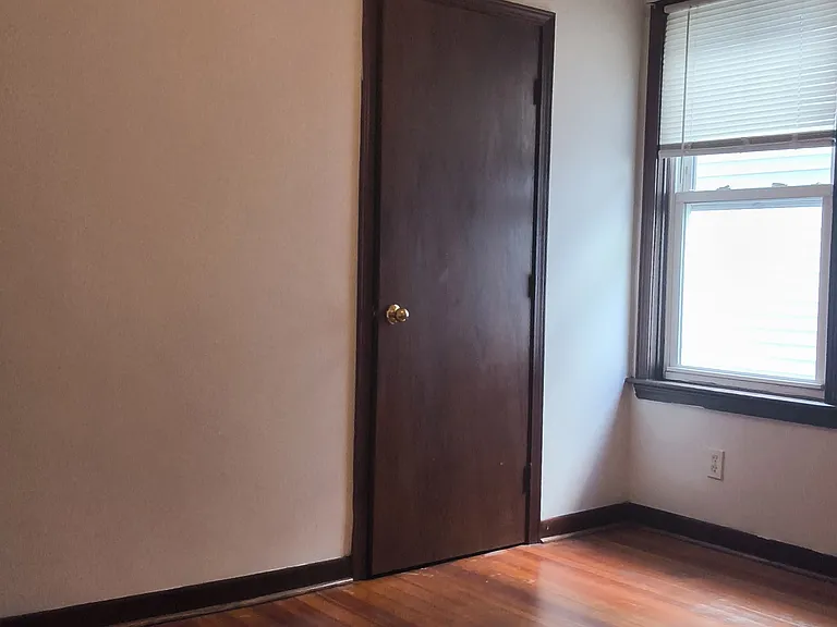 560 William St #1 — Photo 9