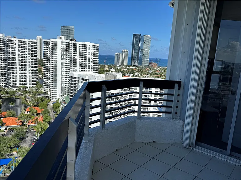 3530 Mystic Pointe Dr #2709 — Photo 8