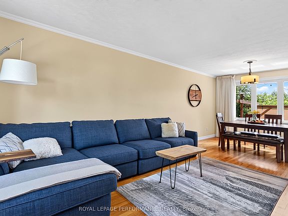5th image of 1808 Russell Rd