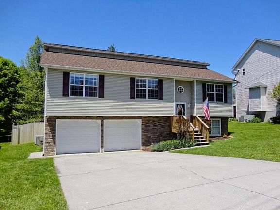 3rd image of 7117 Lyle Bend Ln