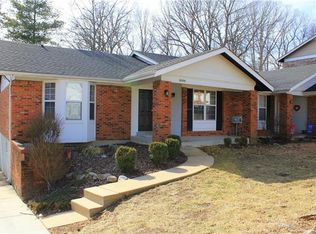 1008 Ridgeway Meadow Dr, Ballwin, MO 63021