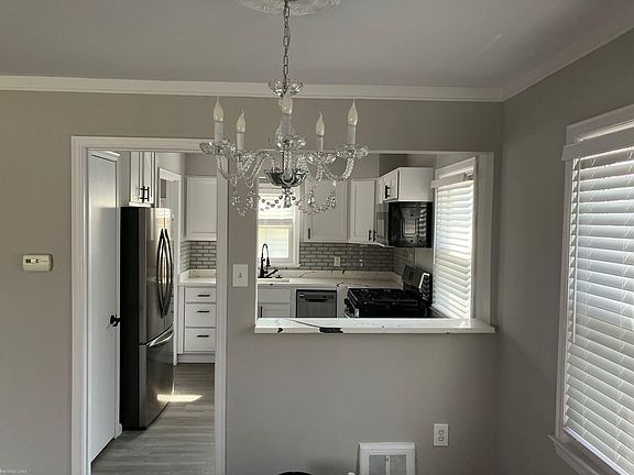 3rd image of 3727 Normandy Rd