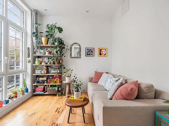 3rd image of 278 Nassau Ave APT 3A