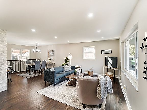 4th image of 33 W Charlotte Ave