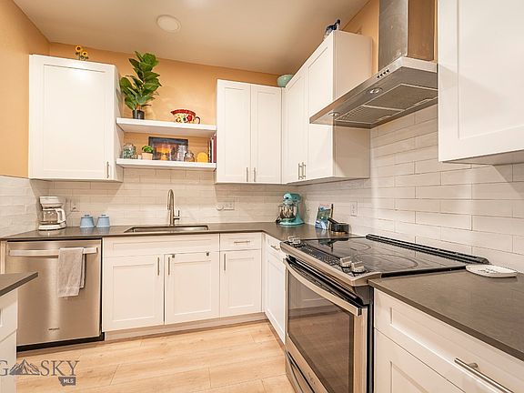 4th image of 2222D Willow Dr #D