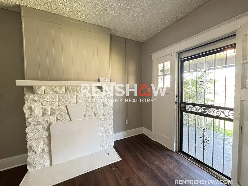 3 bed, 1.0 bath, 940 sqft, $1,195 — Photo 4