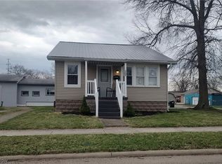 1305 Eastport Ave, Uhrichsville, OH 44683