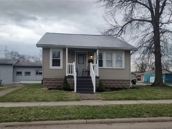 1305 Eastport Ave, Uhrichsville, OH 44683