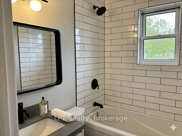 325 Baldwin St — Photo 4
