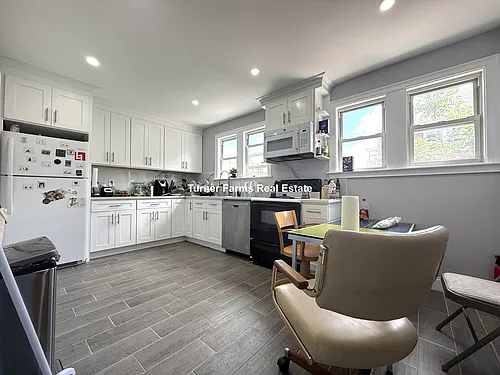 113 Lanark Rd #1 Photo 1