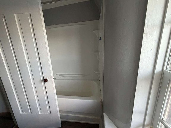 3rd image of 3678 Main St APT 5