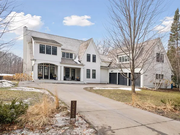 20455 Park Pl, Excelsior, MN 55331