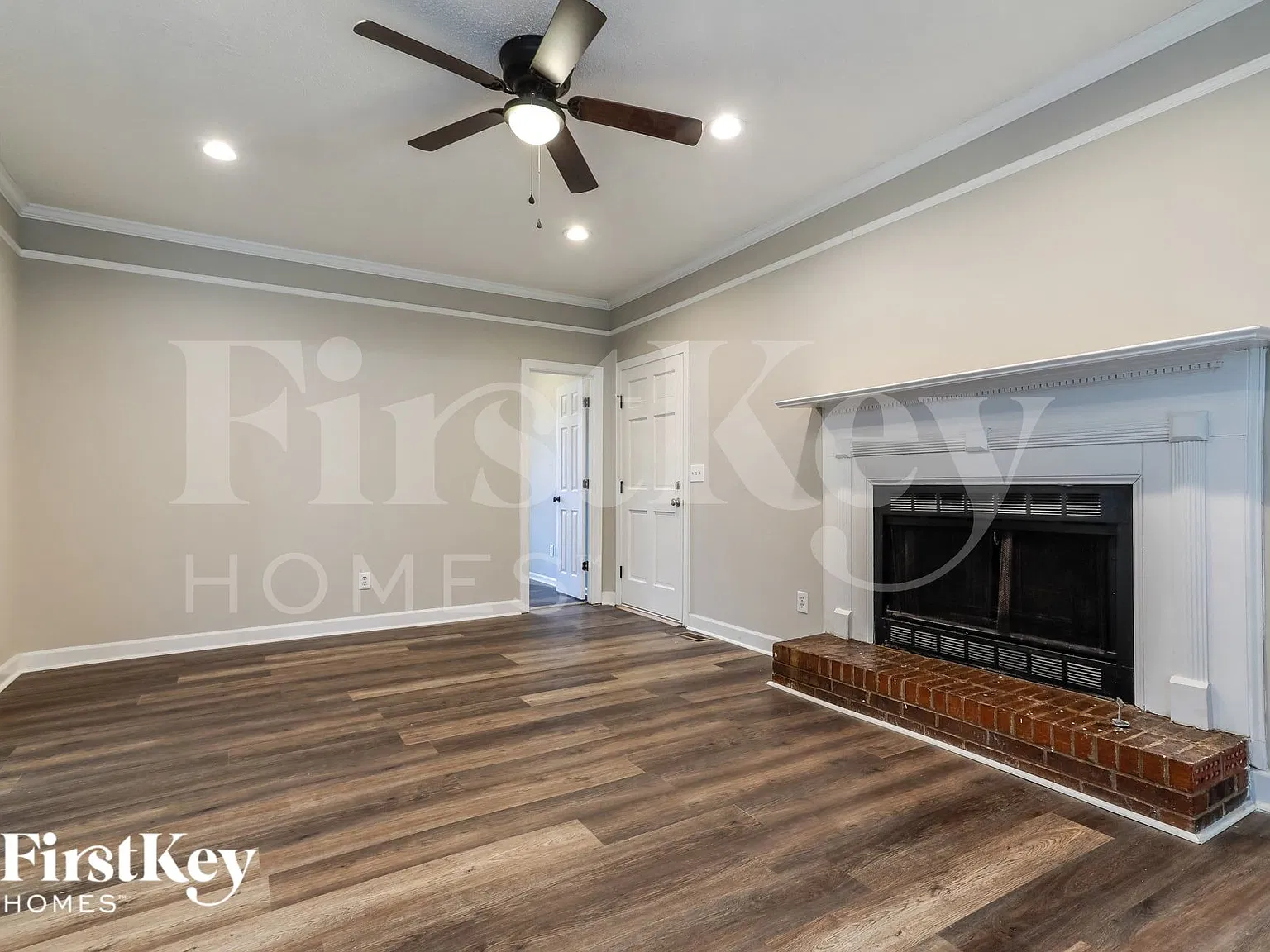 4 bed, 2.5 bath, 2464 sqft, $2,440 — Photo 2