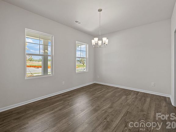5th image of 247 Ella Claire Dr