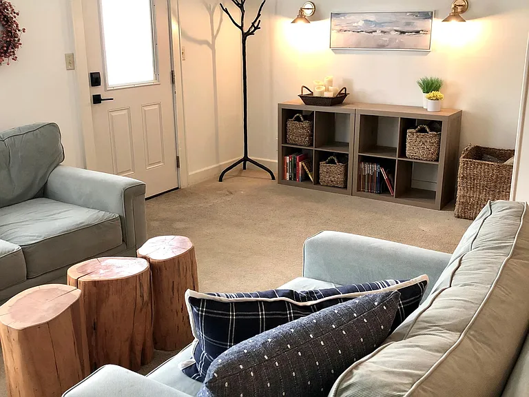 Large entry big enough to use as an extra office nook.