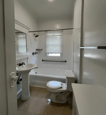 Chateau El Cerrito Apartments — Photo 6