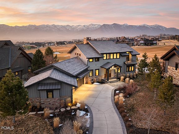 3rd image of 707 N Chimney Rock Rd