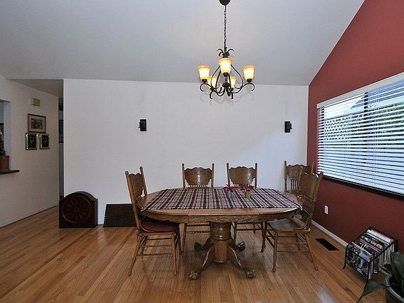 4th image of 18847 Nikki Dr