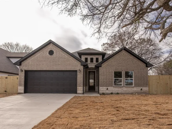 8903 Silver Creek Rd, White Settlement, TX 76108