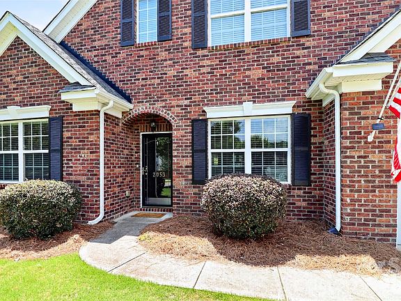 3rd image of 2053 Argentum Ave