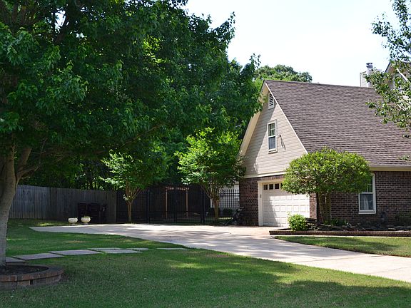 5th image of 2804 Fairway Glen Dr