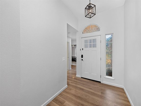 3rd image of 105 Dogwood Dr