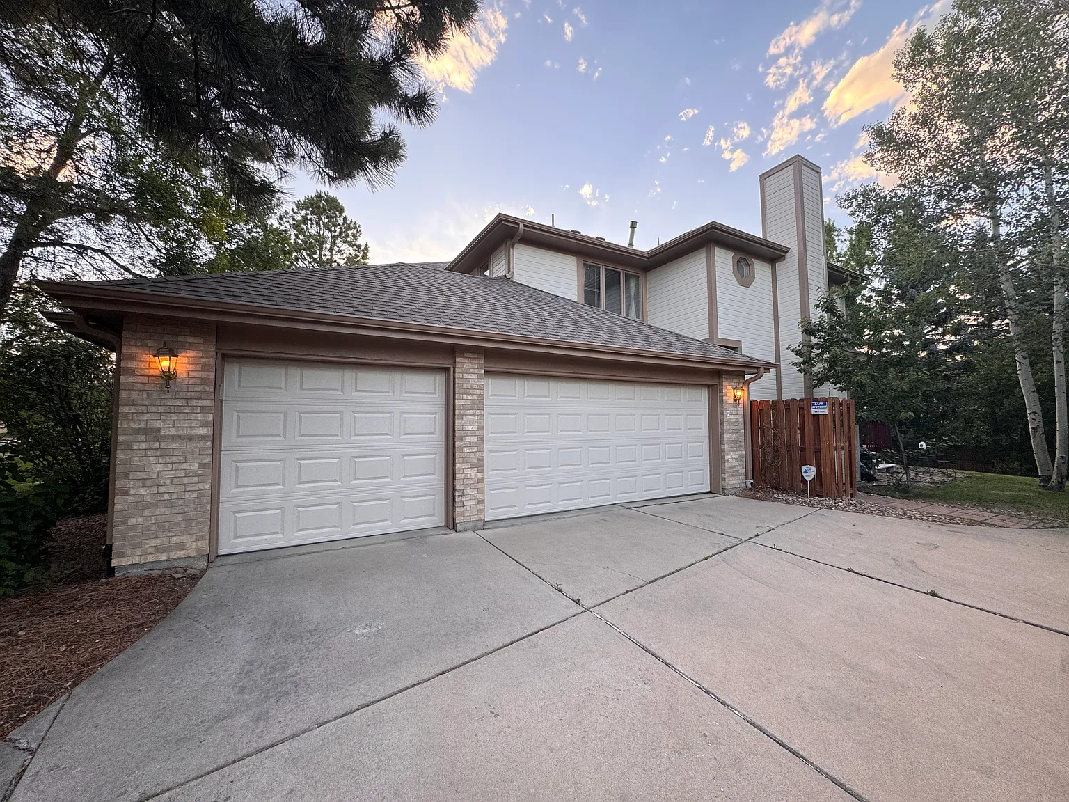 5 bed, 4.5 bath, 4212 sqft, $4,700 — Photo 3