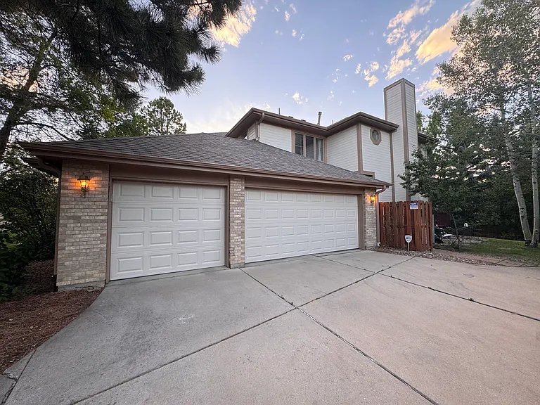 5222 Pinehurst Dr — Photo 3