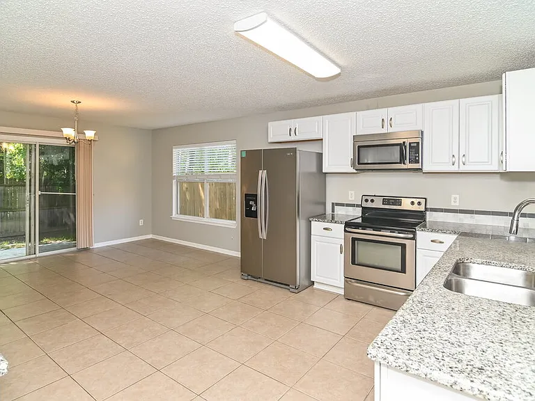 13434 Ashford Wood Ct E — Photo 8