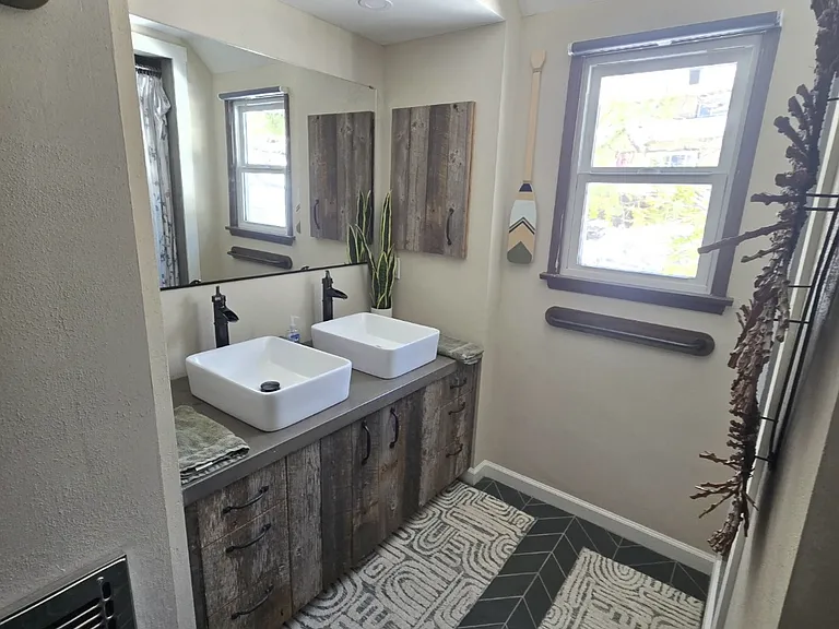 520 Emerald Dr — Photo 10