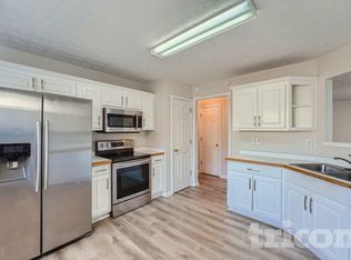 1504 Riverglen Dr, Loganville, GA 30052