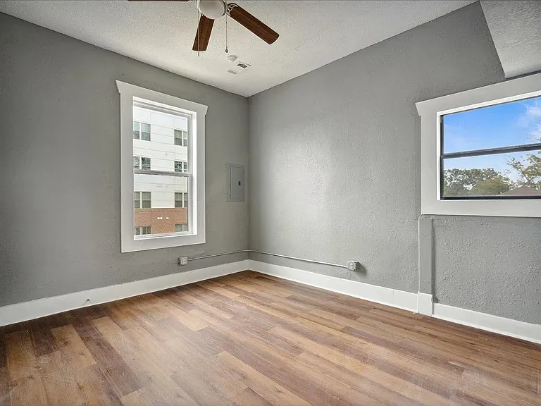 156 N Tucker St — Photo 13