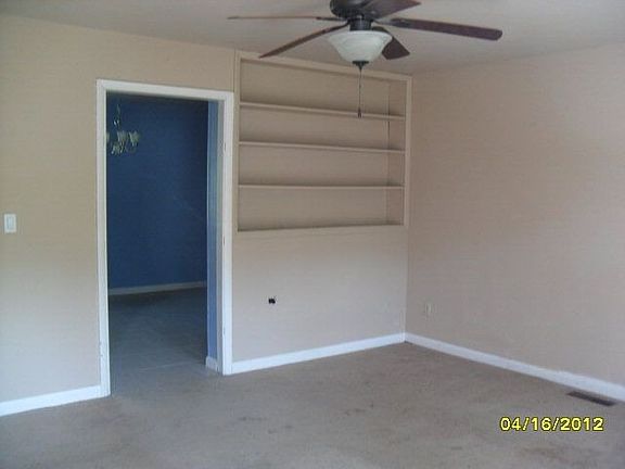 2nd image of 4847 Cambridge Dr